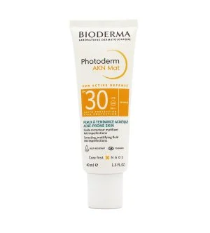 Bioderma Photoderm AKM Mat fluide protecteur matifiant pour le visage SPF 30