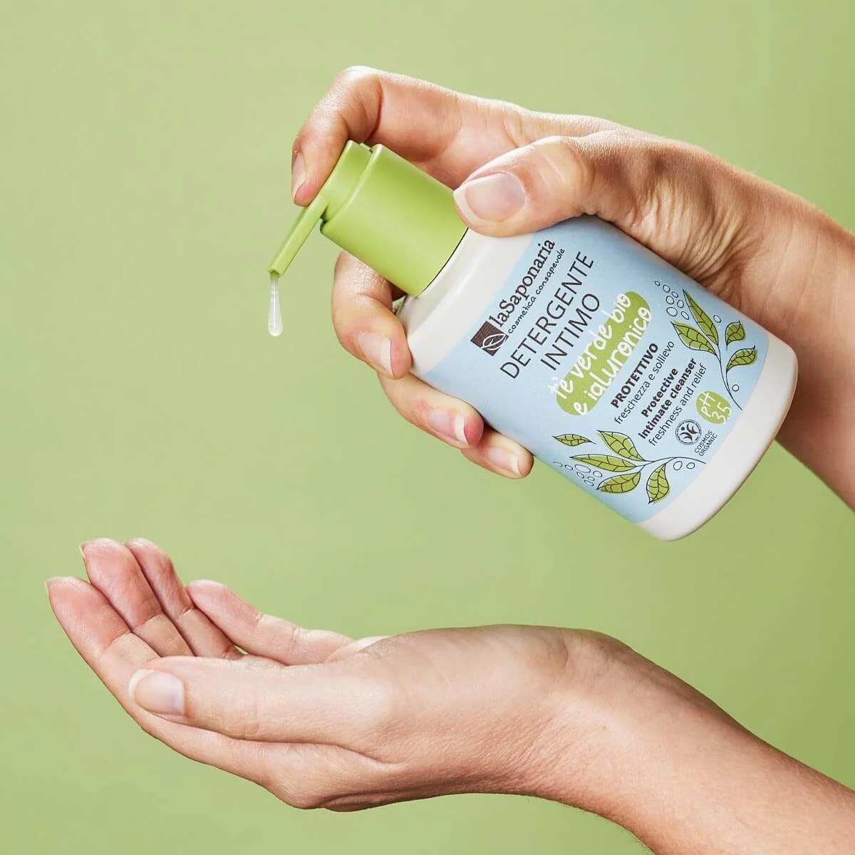 laSaponaria Gel lavant intime protecteur au thé vert bio (250 ml) - convient après l'accouchement et pendant les règles