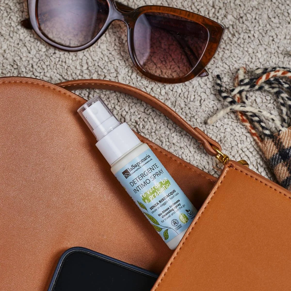 laSaponaria Spray intime sans rinçage au thé vert bio (50 ml) - hygiène intime rapide, à tout moment et partout