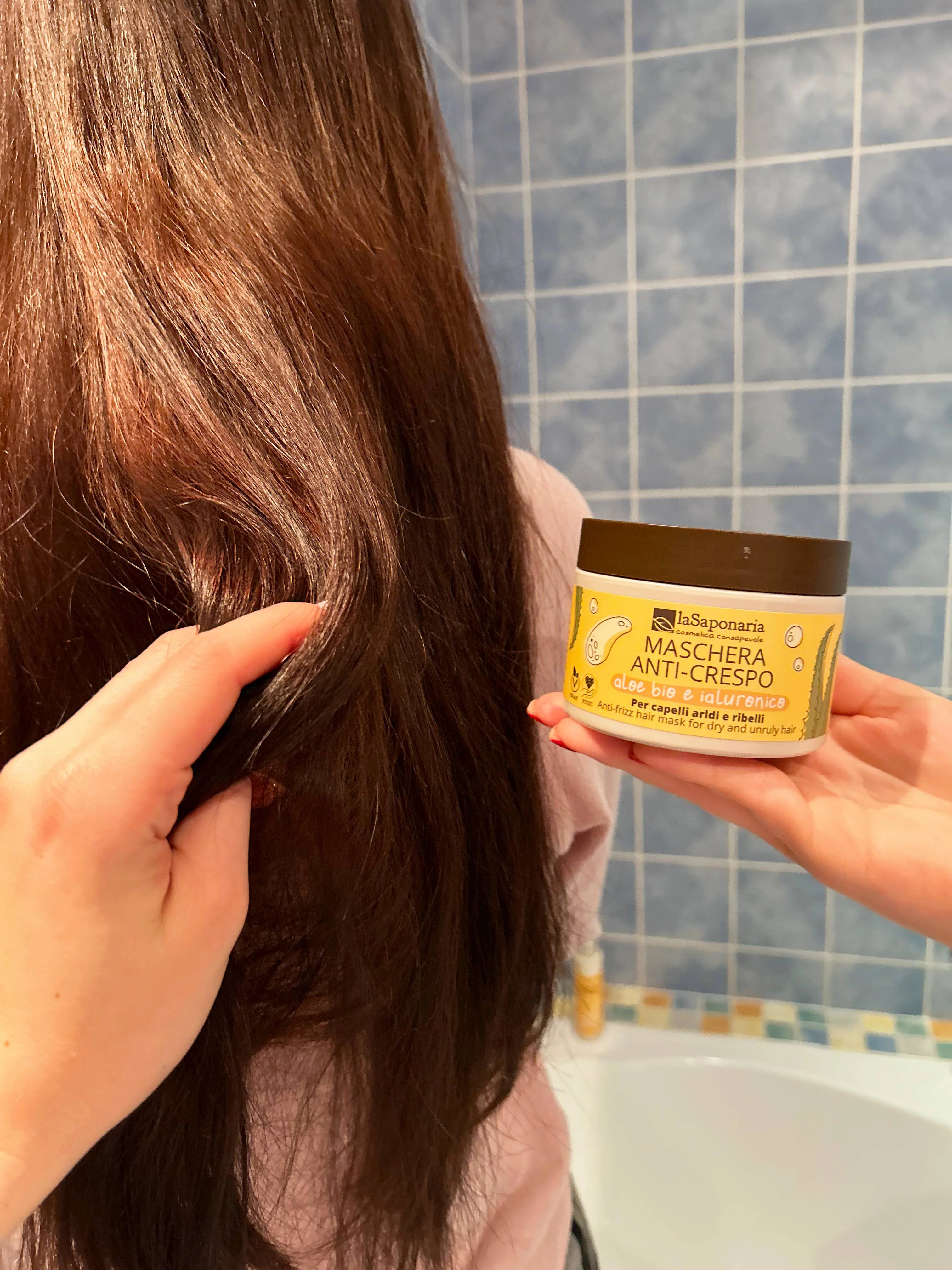 laSaponaria Masque capillaire anti-frisottis à l'Aloe vera et à l'acide hyaluronique (200 ml) - une aide pour les cheveux desséchés