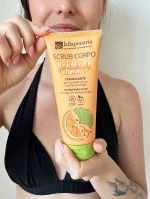 laSaponaria Gommage corporel au ginkgo biloba BIO et à la vitamine C 200 ml - pour une peau douce et éclatante