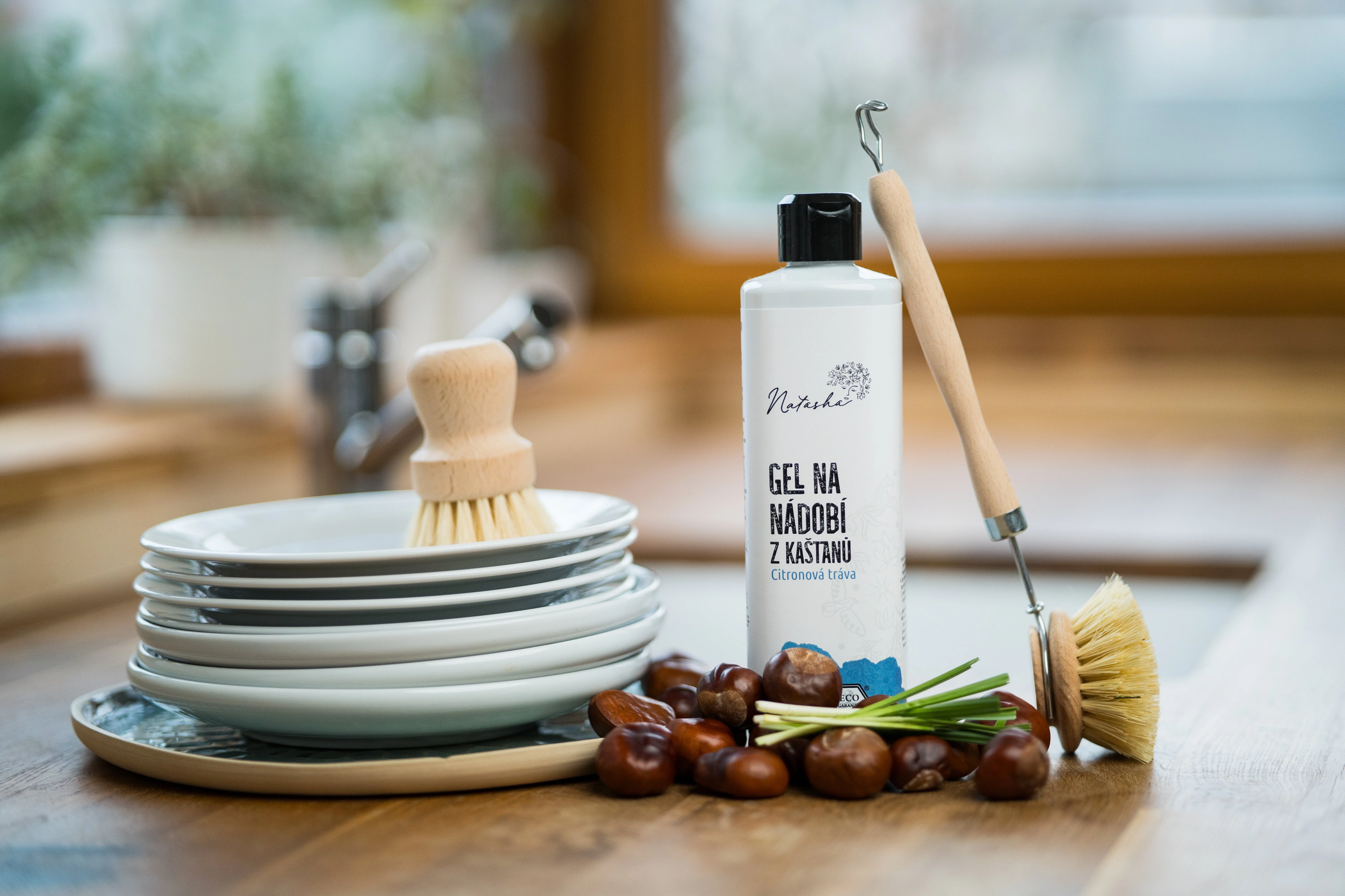 Natasha Gel vaisselle à base de marrons d’Inde à la citronnelle 500 ml - redoutable contre la graisse, respectueux de la peau
