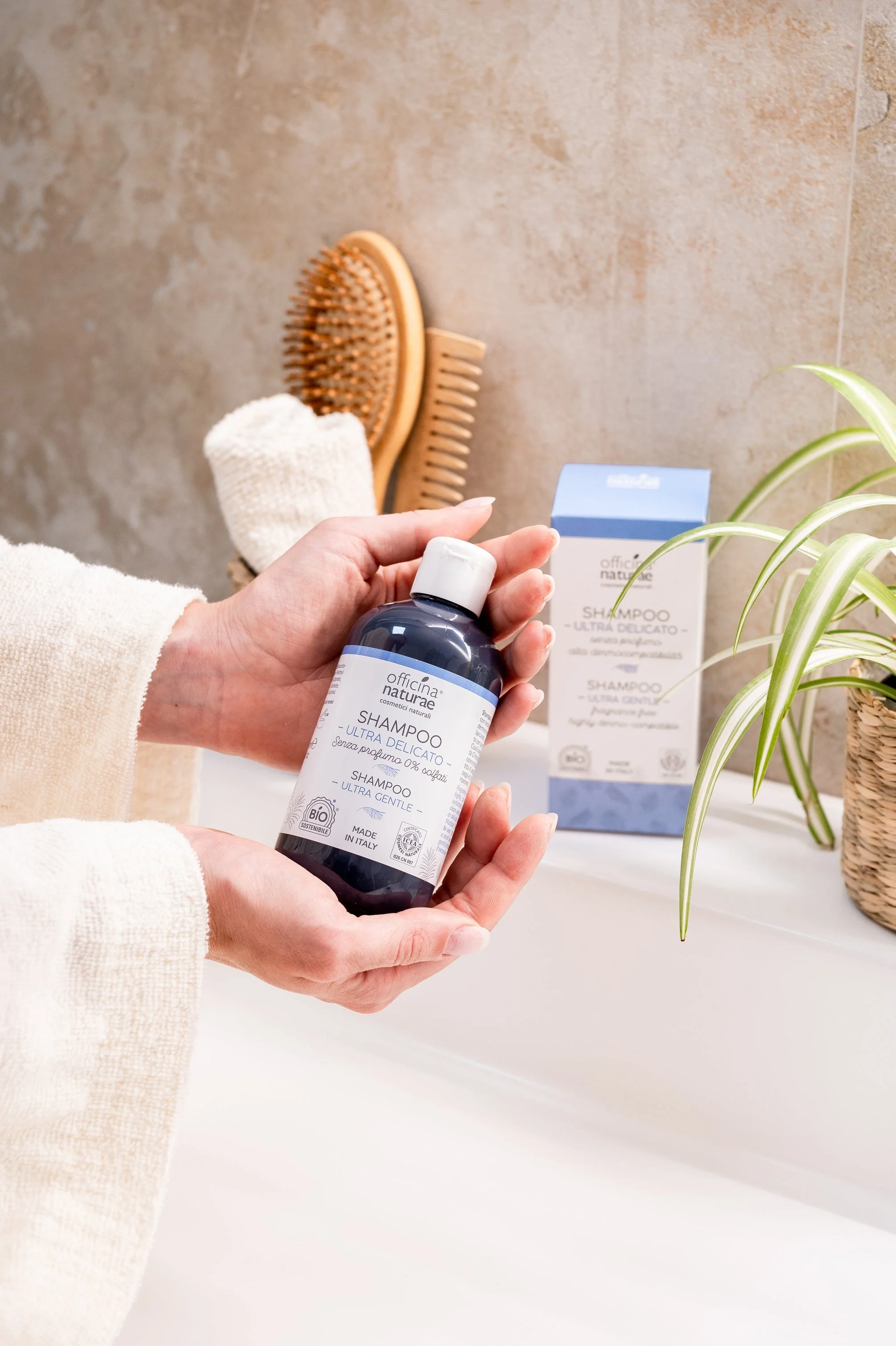 Officina Naturae Shampooing Ultra Delicato pour cuir chevelu très sensible (250 ml) - convient également aux personnes atteintes de sensibilité chimique multiple (MCS)