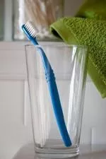 Preserve Brosse à dents (ultra douce) - verte - fabriquée à partir de pots de yaourt recyclés