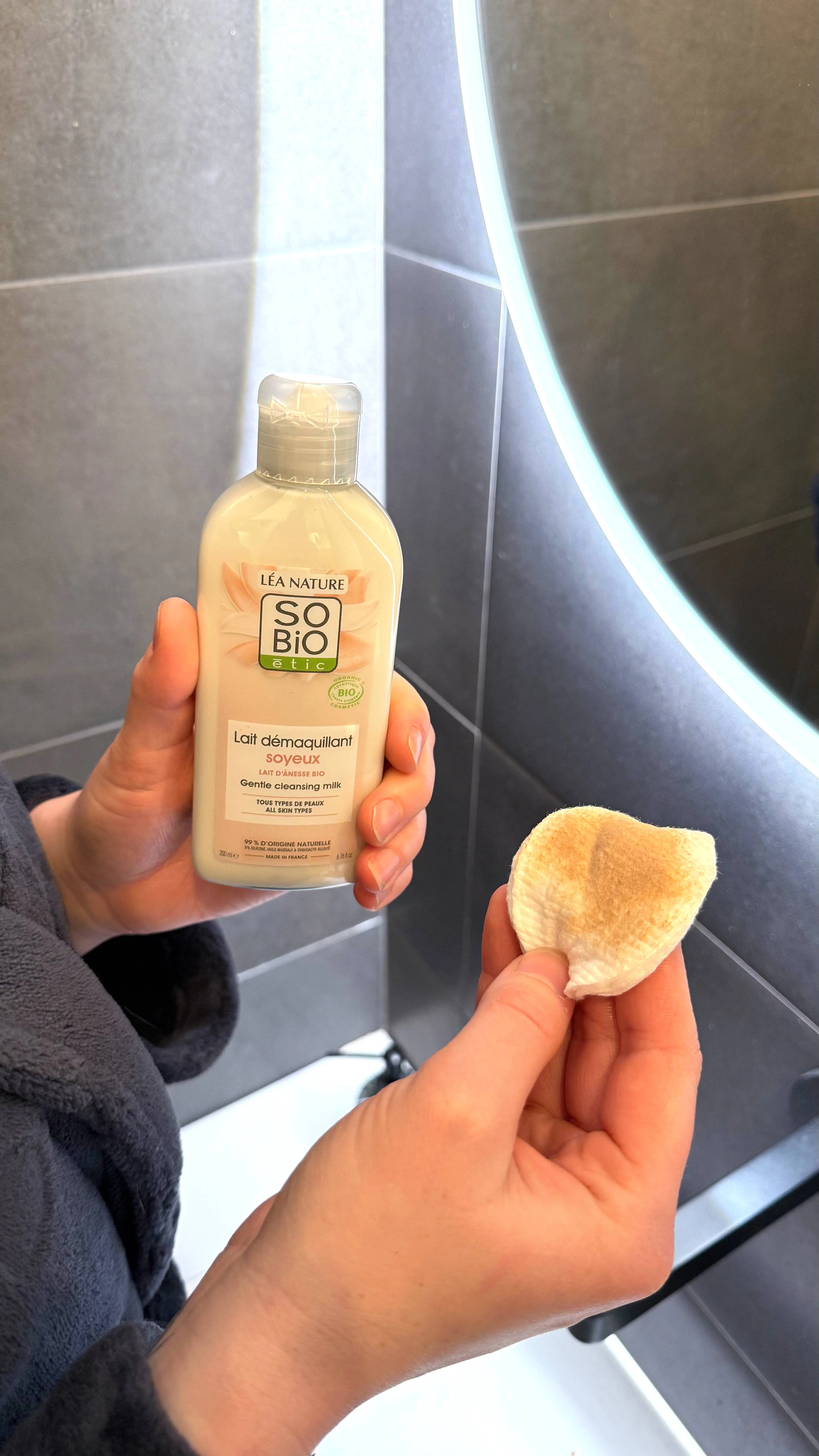 SO’BiO étic Lait démaquillant au lait d’ânesse BIO (200 ml) - élimine en douceur le maquillage et les impuretés
