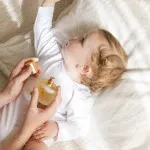 Eau de Soin Parfumée cadeauset voor kinderen lichaamsmist 50 ml + toilettas 50 ml + kosmetická taštička