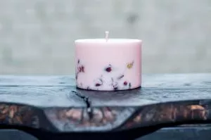 TL Candles Bougie parfumée à la rose et au miel XL