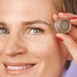 Uoga Uoga Pommade à sourcils crémeuse (2,5 ml) 792 Forest Path - Brun foncé - 3 teintes pour des sourcils visiblement plus fournis