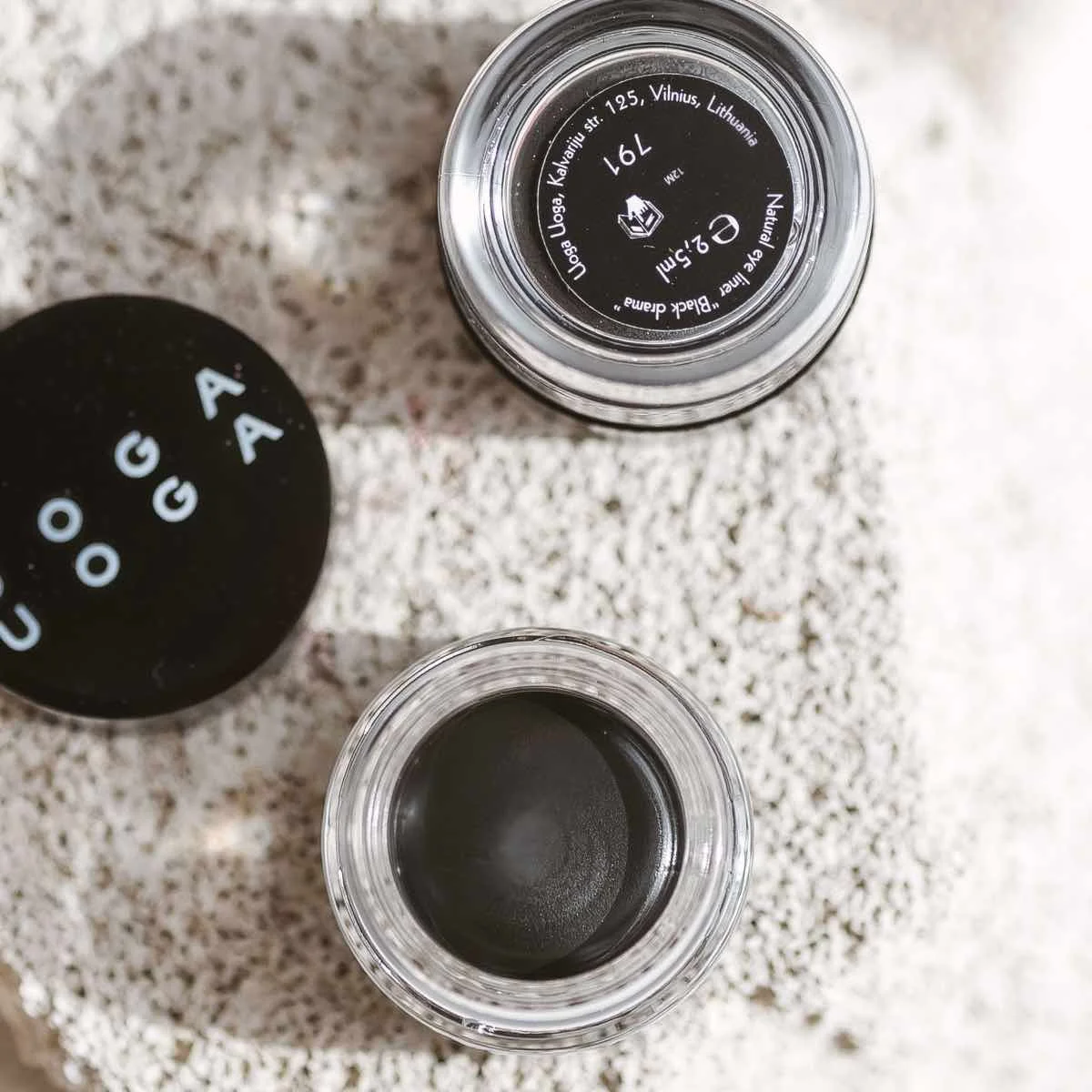Uoga Uoga Eye-liner crémeux (2,5 ml) - Black Drama - Noir - pour un maquillage de jour comme de soirée