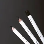 Uoga Uoga Crayon pour les yeux BIO à mine tendre 851 Melting Chocolate - Brun foncé - 4 teintes pour chaque look