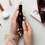Mascara Volume Glamour Push Up Waterproof (71 Noir) 7 ml