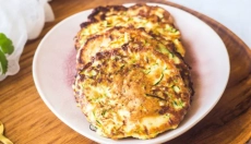 Les crêpes de courgettes sont un excellent choix pour une alimentation saine.