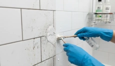 Comment nettoyer les joints de salle de bain facilement et sans produits chimiques coûteux